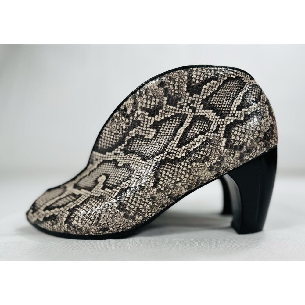 Salpy Geneva Snake Skin Ankle Booties Sz-7 Casual Dressy Versatile